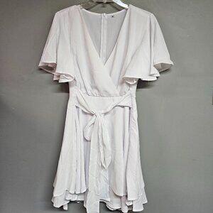 women's juniors medium white short sleeve v-neck short midi dress